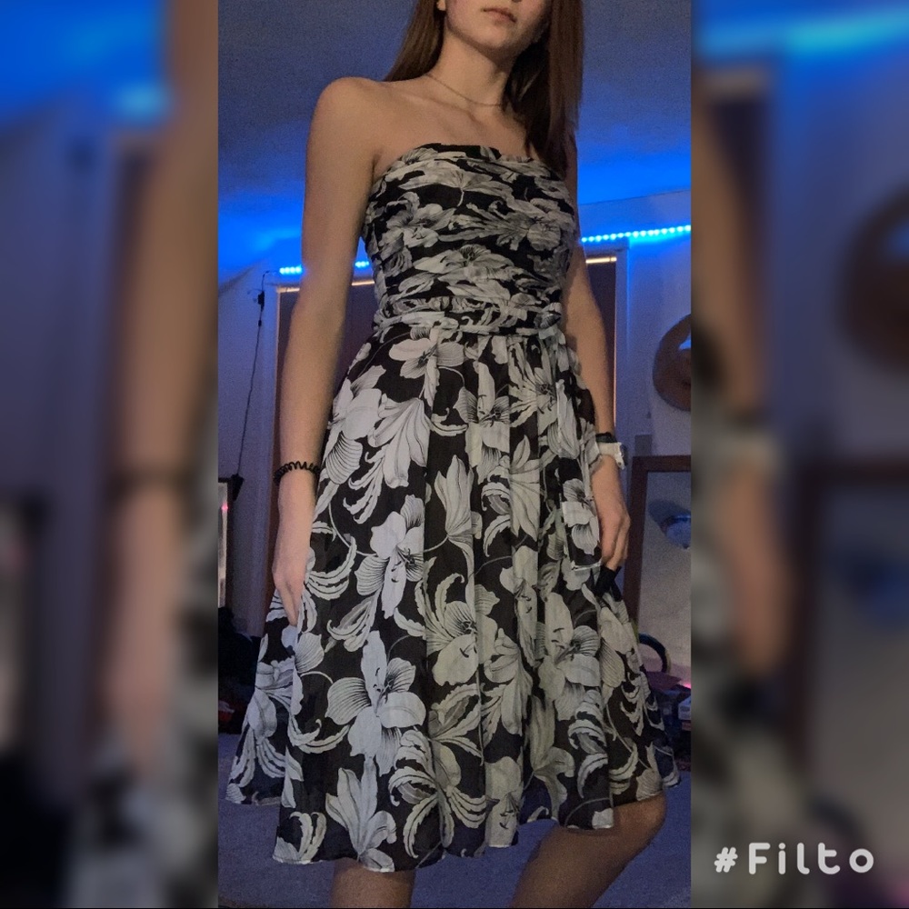 ✨Strapless Floral Dress